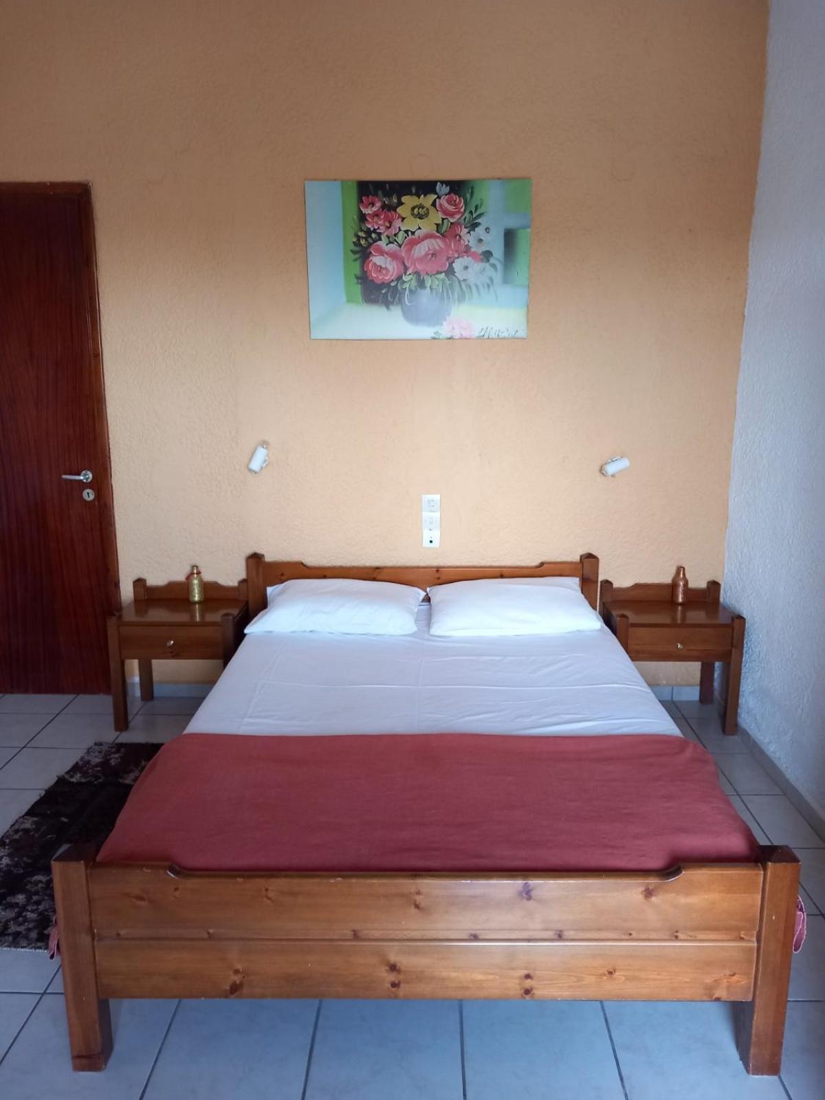 Antikristo Rooms Karteros Exterior foto