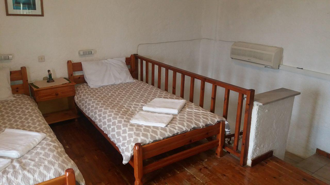 Antikristo Rooms Karteros Exterior foto