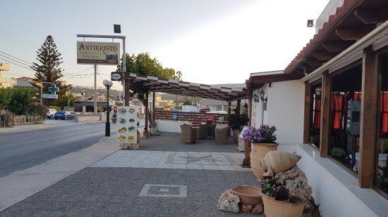 Antikristo Rooms Karteros Exterior foto