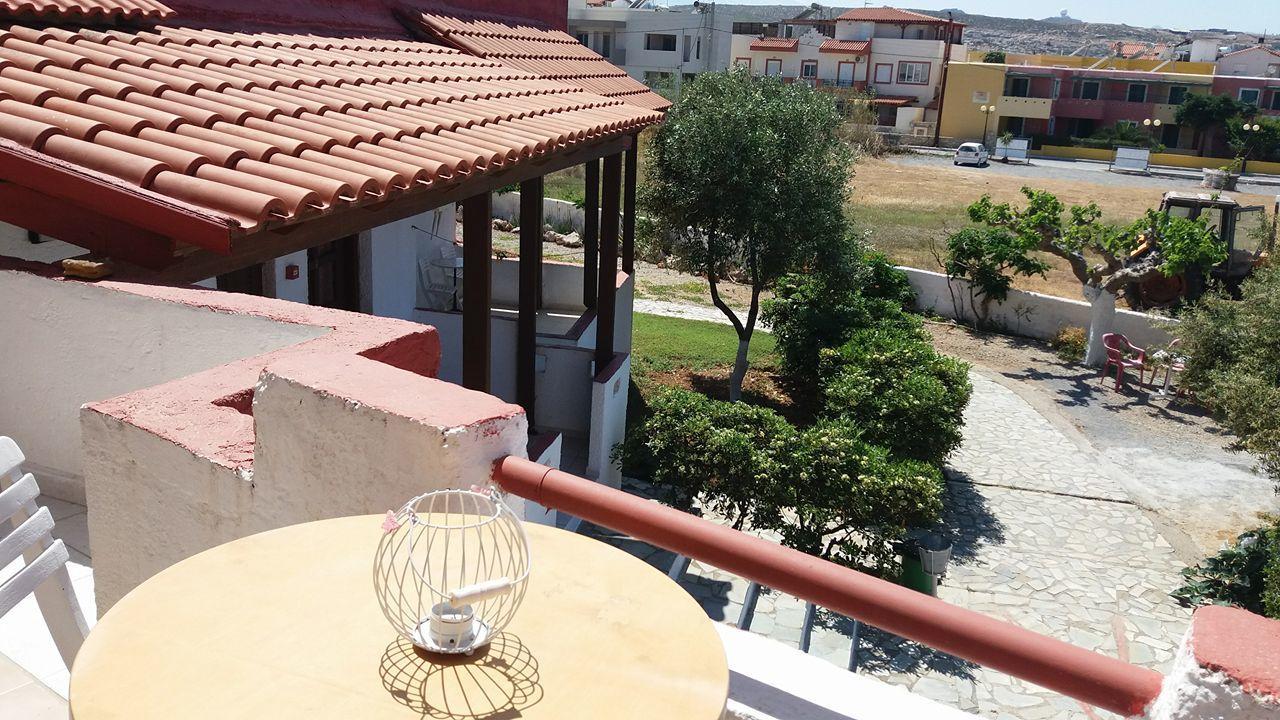 Antikristo Rooms Karteros Exterior foto